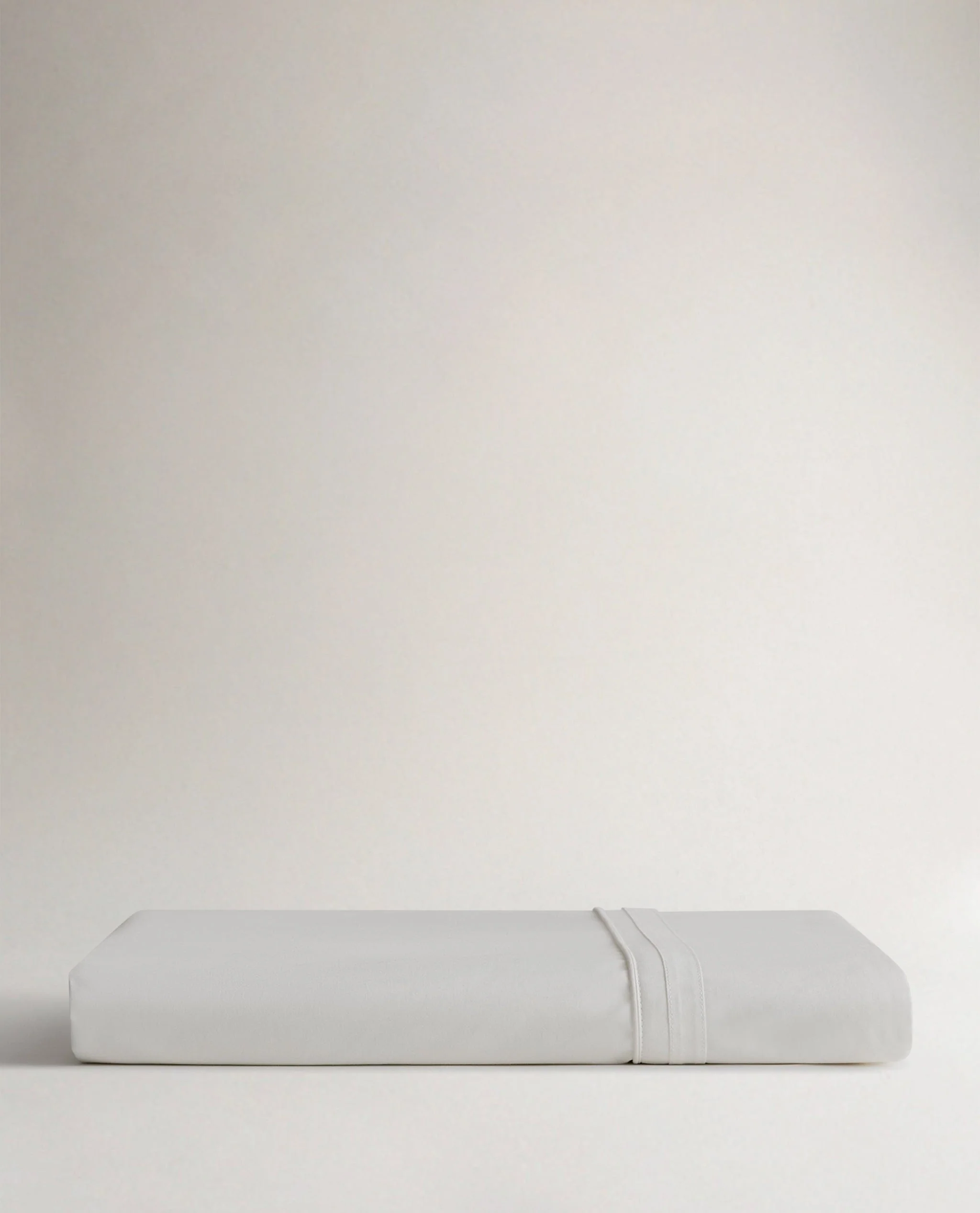 The Crisp & Cool Organic Luxury Flat Sheet - Tailored Border - Image 3