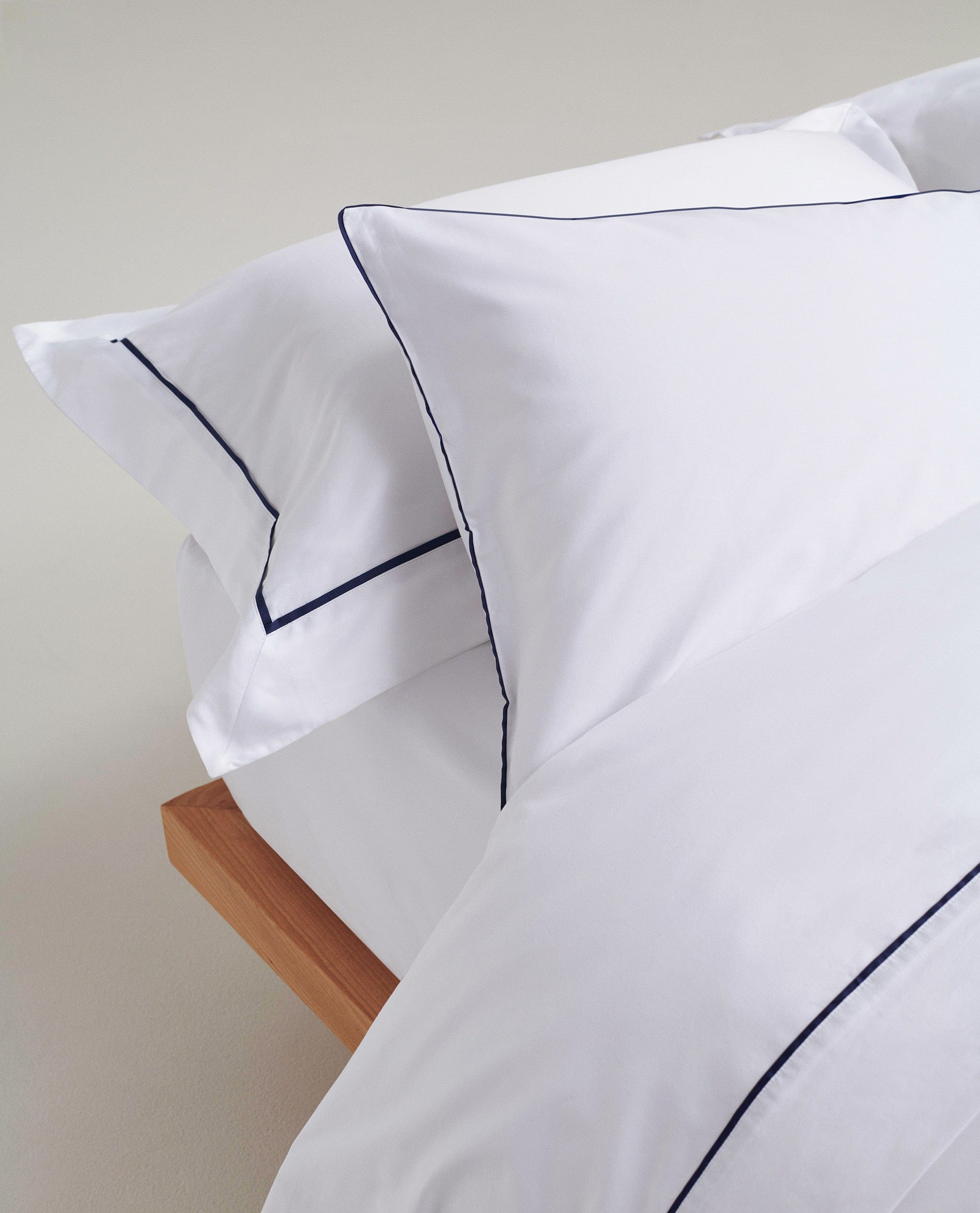 The Crisp & Cool Organic Luxury Pillowcase Set - Image 11