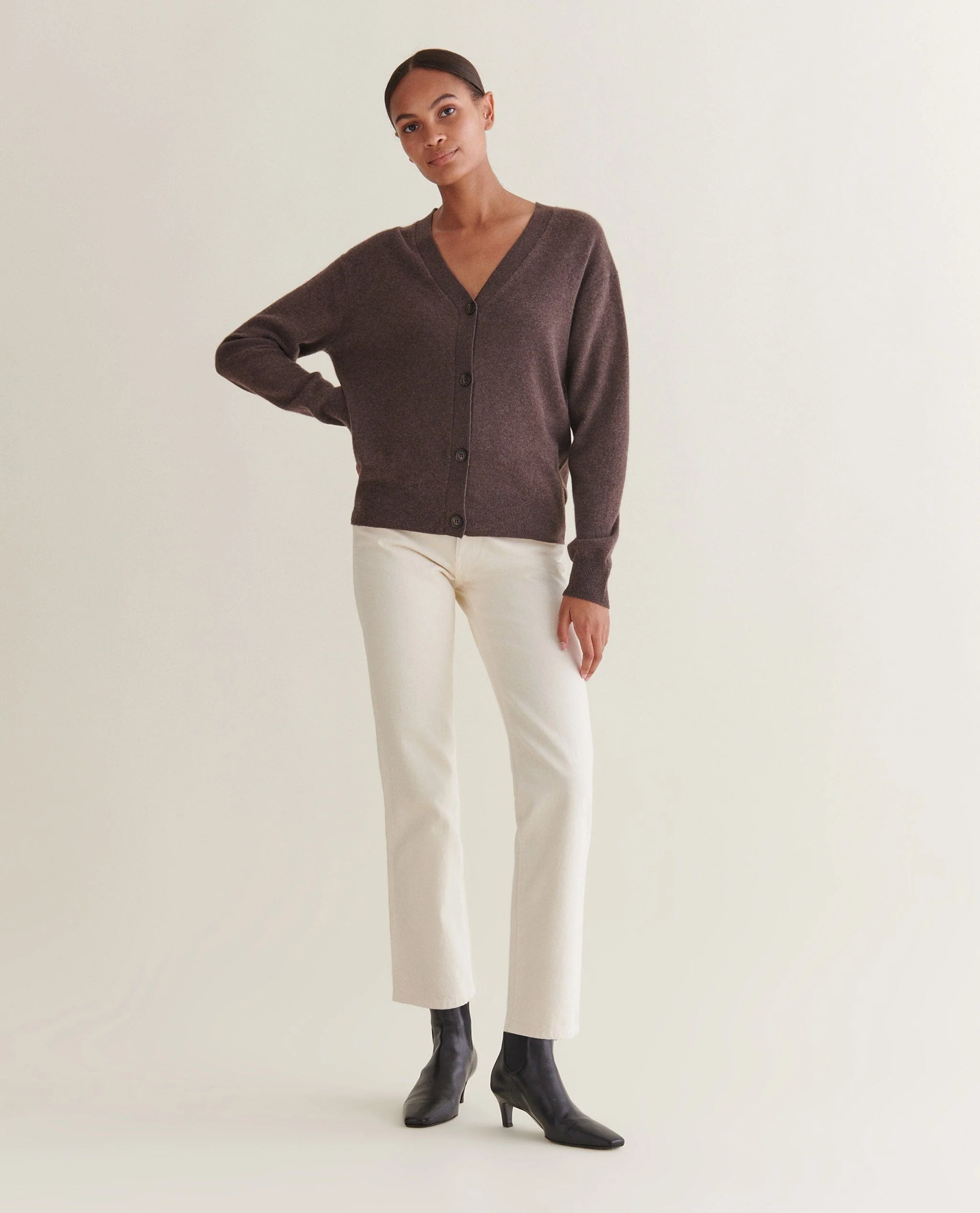 Women's Finest Cashmere Knitted V Neck Cardigan - Image 23