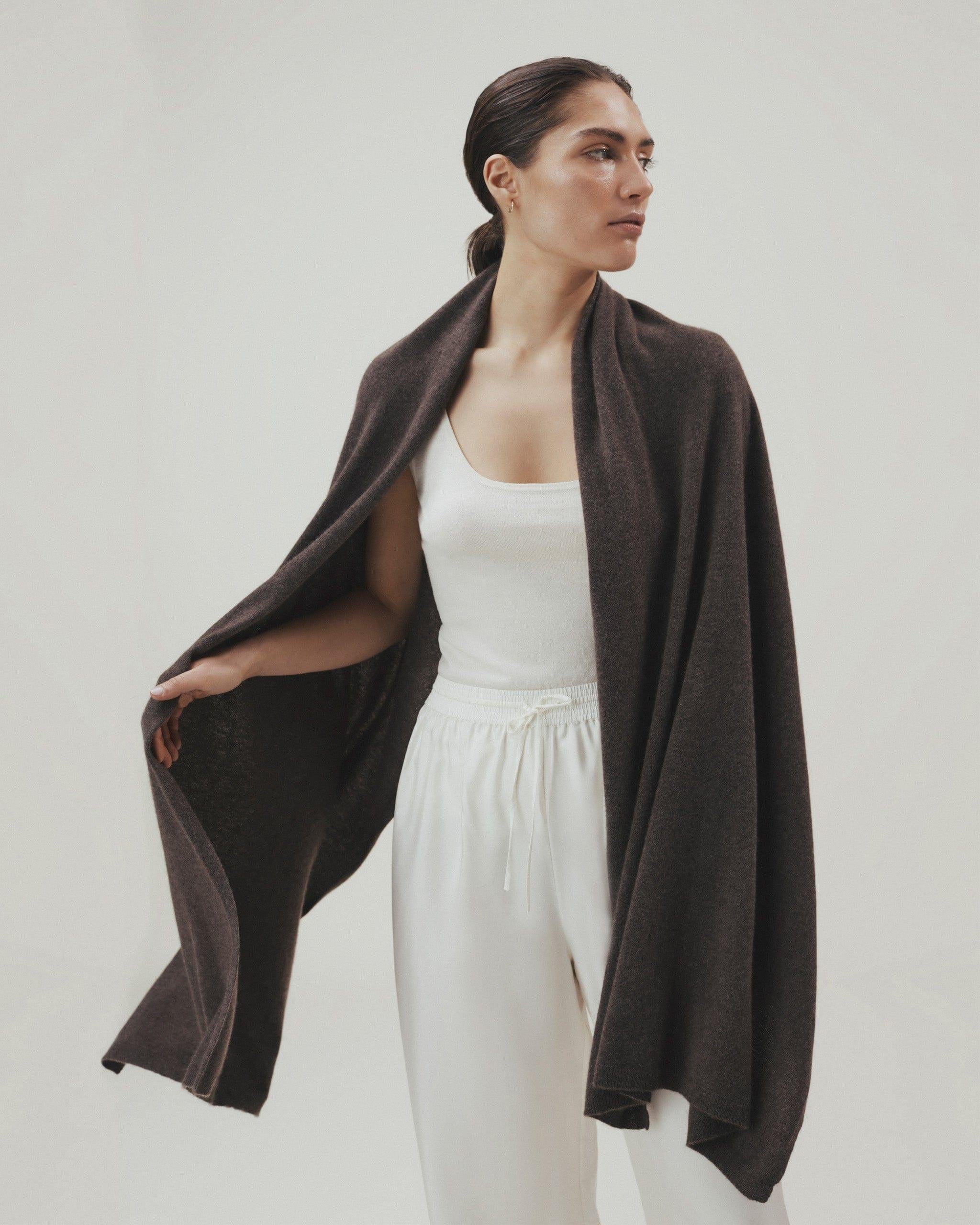 Oversized Finest Cashmere Wrap - Image 13