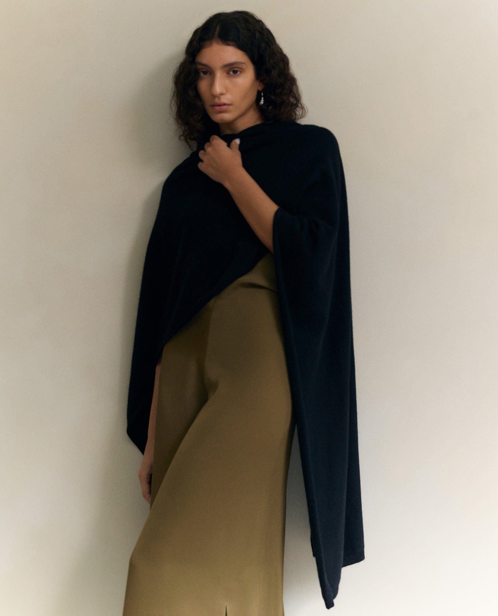Oversized Finest Cashmere Wrap - Image 22