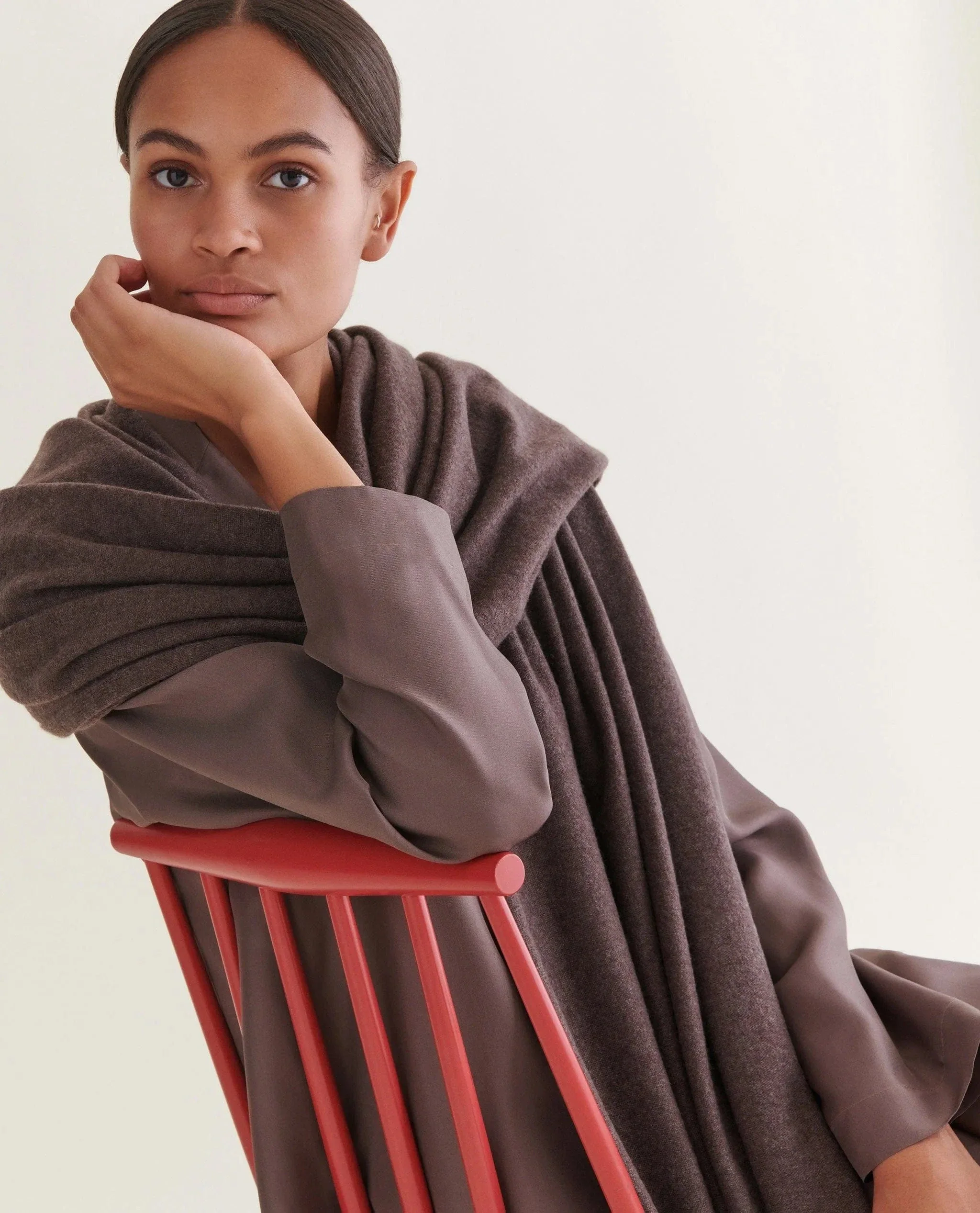 Oversized Finest Cashmere Wrap - Image 27