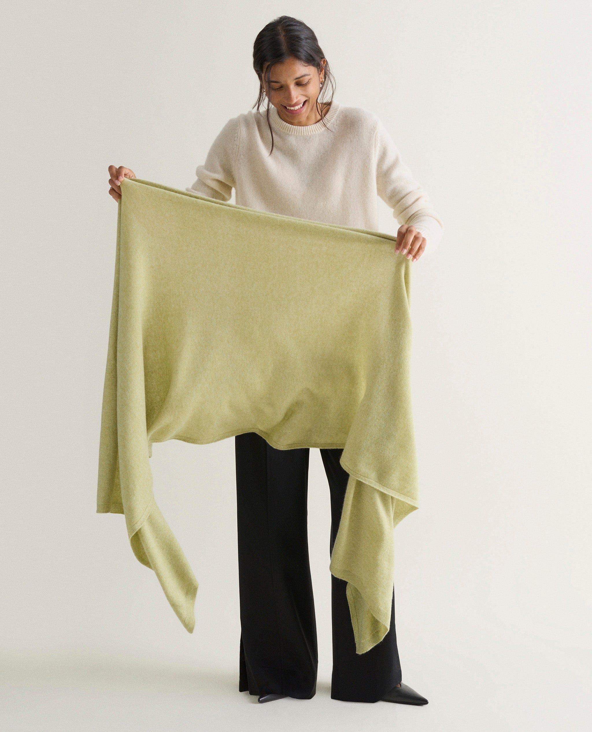 Oversized Finest Cashmere Wrap - Image 35