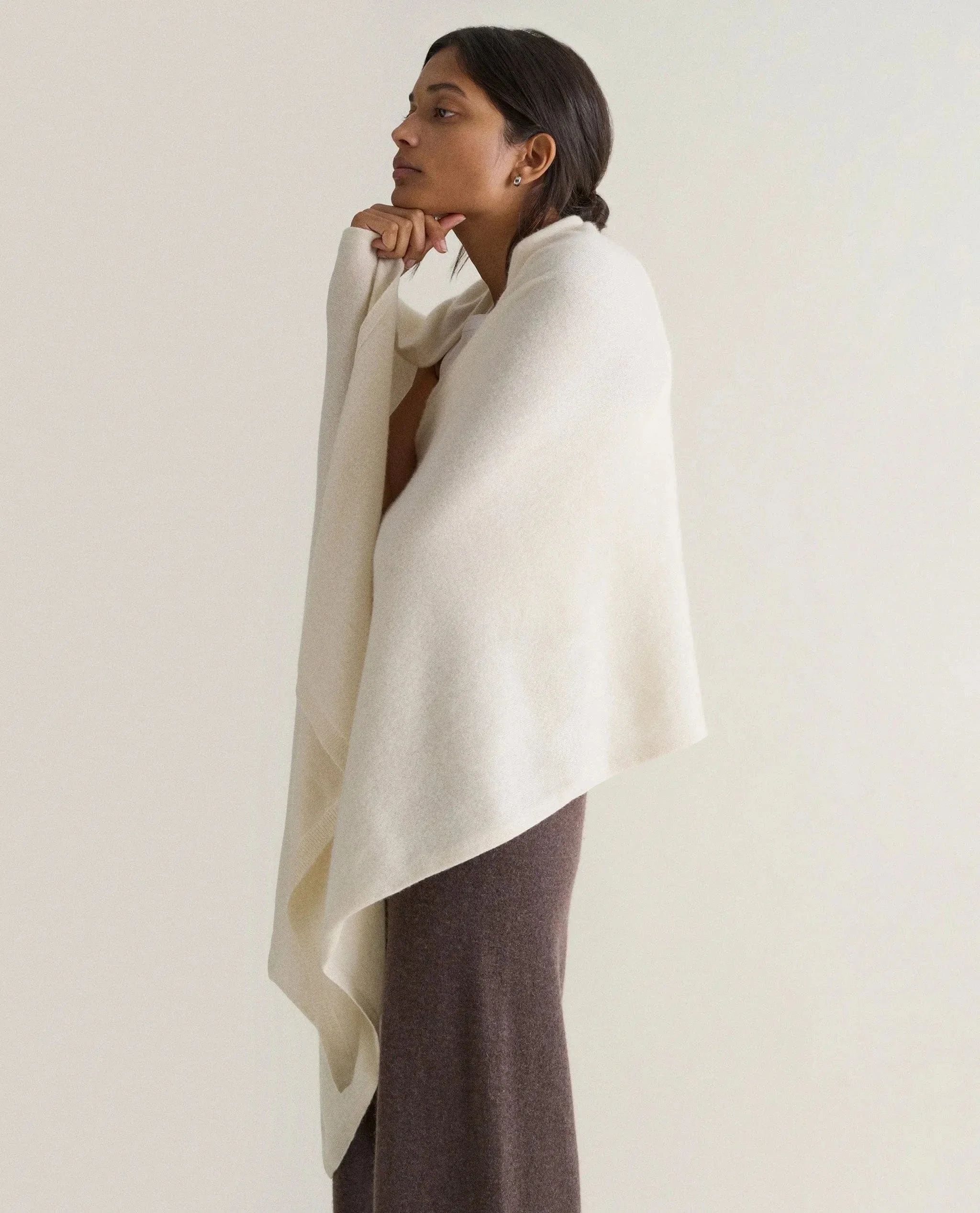 Oversized Finest Cashmere Wrap - Image 4
