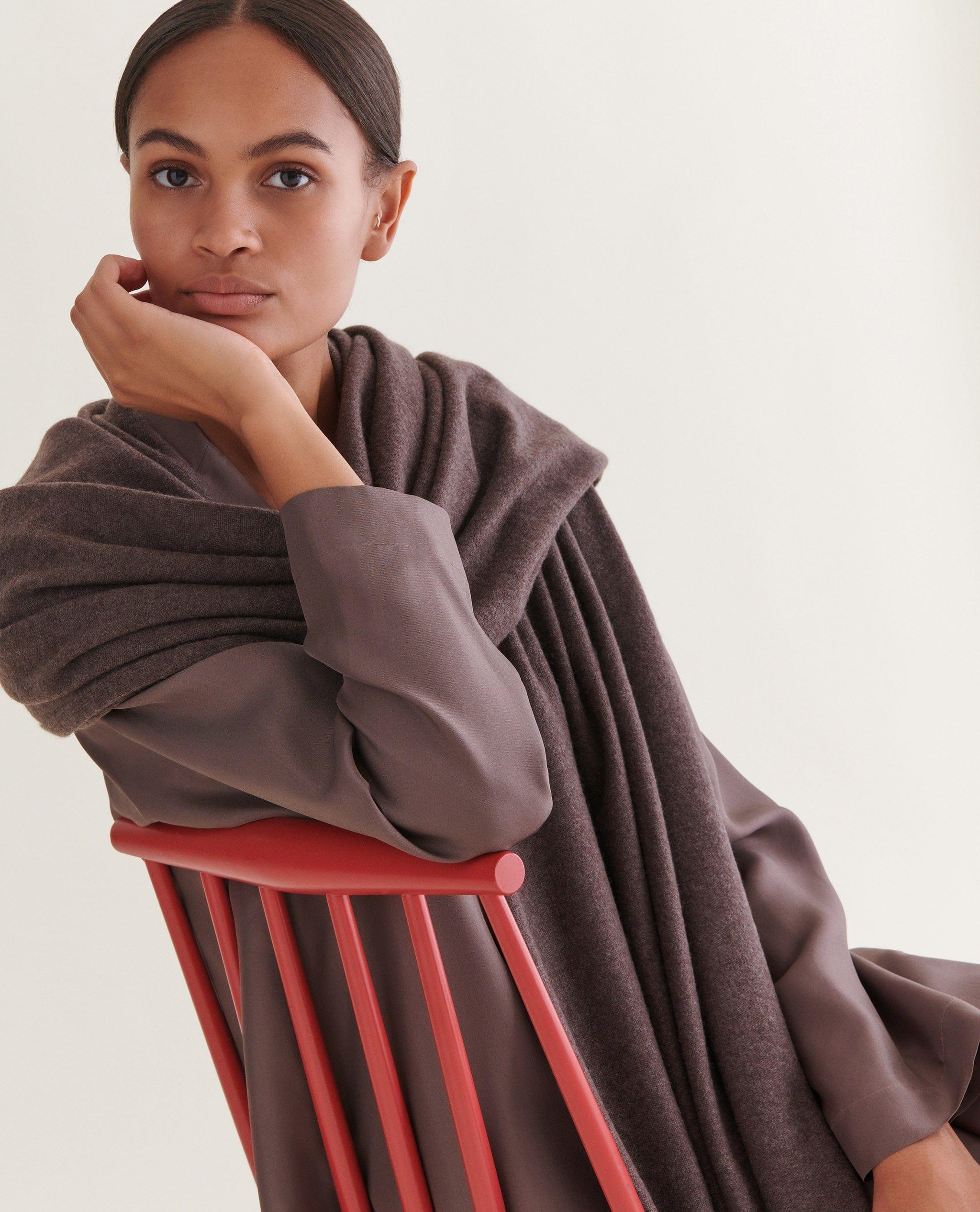 Oversized Finest Cashmere Wrap - Image 6