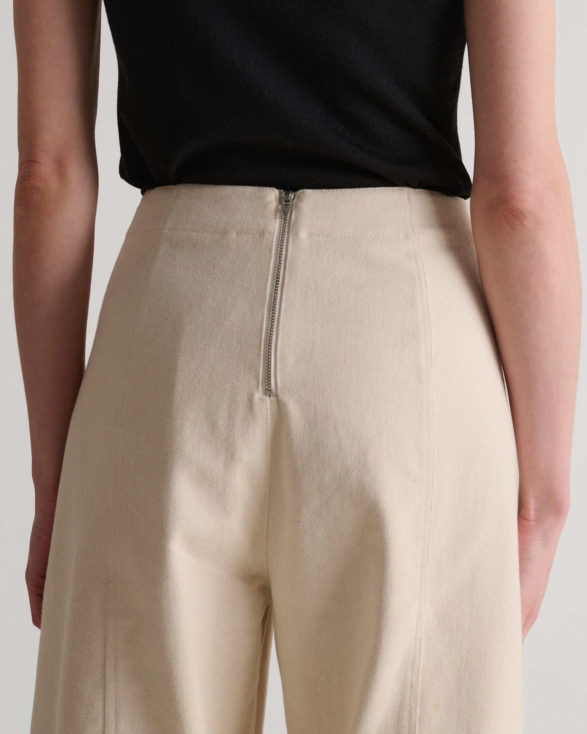 Women's Organic Cotton Barrel Leg Jean - Image 6