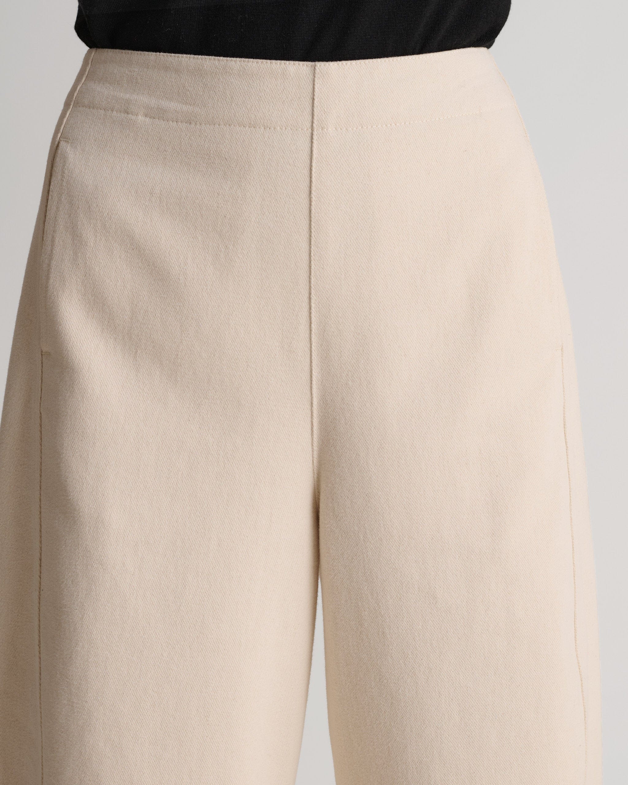 Women's Organic Cotton Barrel Leg Jean - Image 5